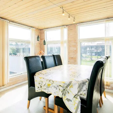 5 Person Holiday In Vakantiehuis *