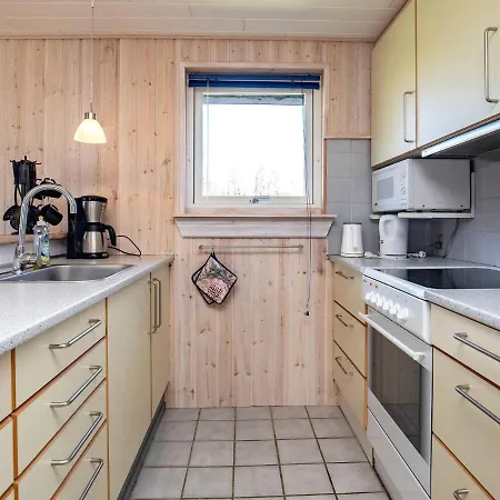 Vakantiehuis 5 Person Holiday In Hals