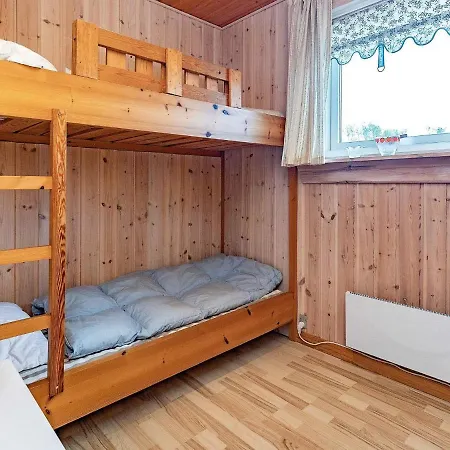 5 Person Holiday In